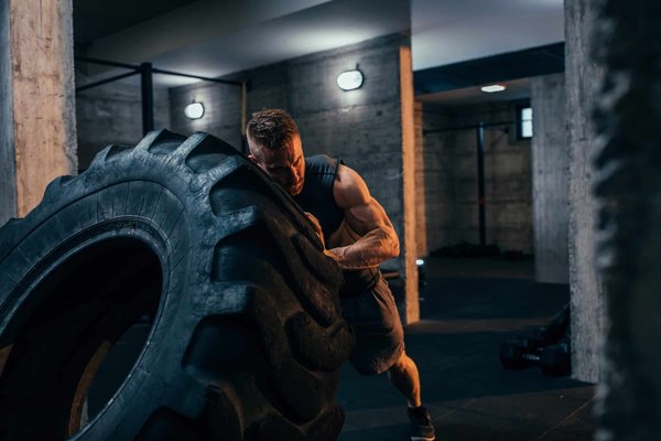 Come utilizzare il mental training per migliorare la performance nei salti ostacoli nell'equitazione?