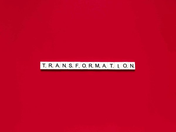 Come trasformare un vecchio baule in un elegante tavolino da salotto?