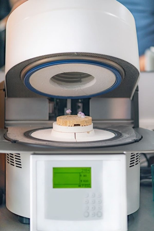 Quali sono le ultime frontiere dello sviluppo di protesi avanzate mediante tecnologie di robotica e sensoristica?